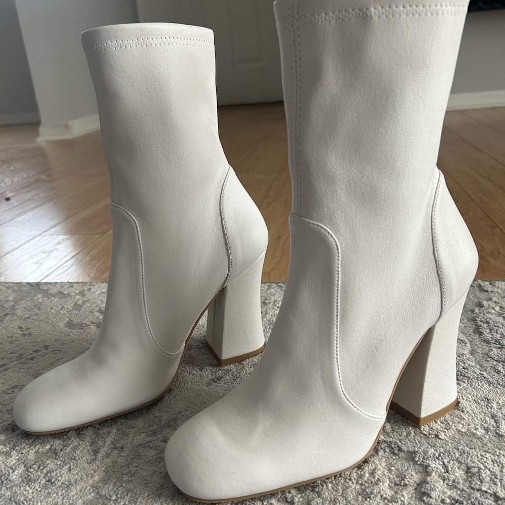 BRAND NEW Stuart Weitzman Heeled Booties